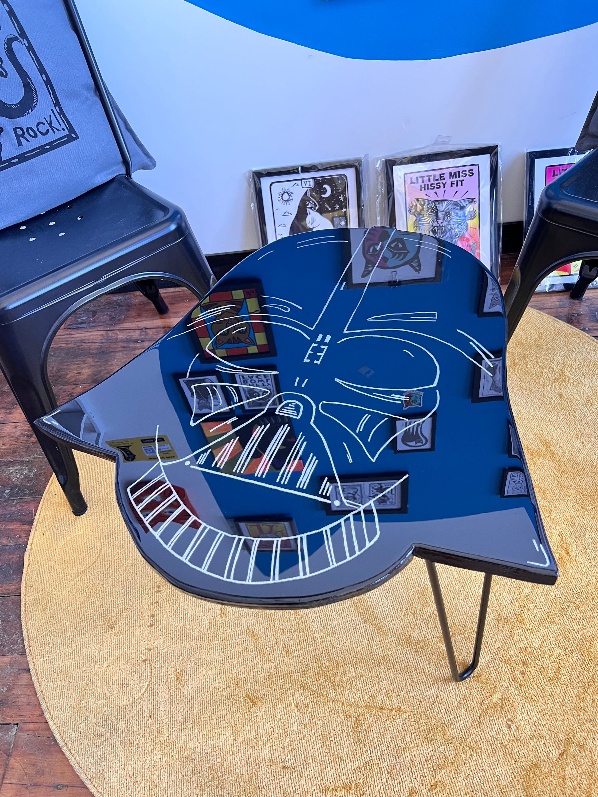 Darth Vader - Star Wars: Coffee Table: 24x24’’ with 16’’ legs - Furniture