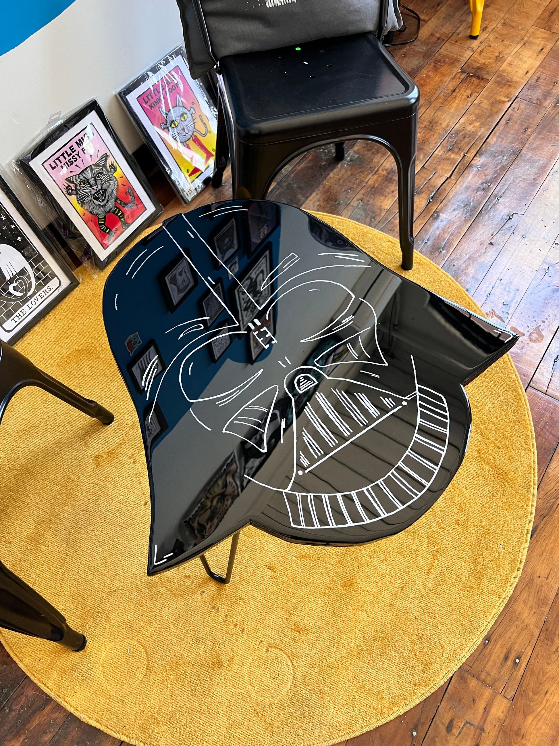 Darth Vader - Star Wars: Coffee Table: 24x24’’ with 16’’ legs - Furniture