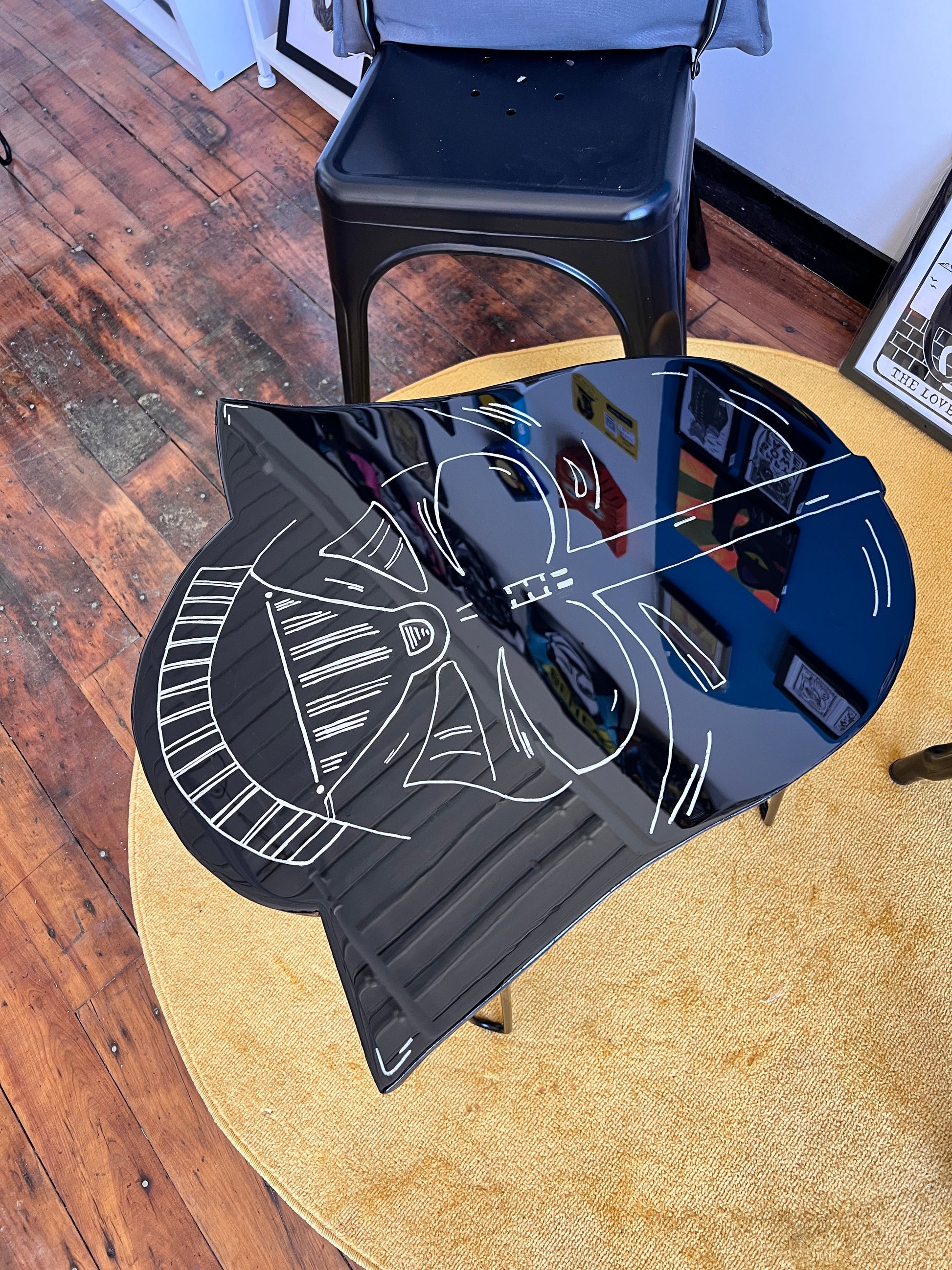 Darth Vader - Star Wars: Coffee Table: 24x24’’ with 16’’ legs - Furniture