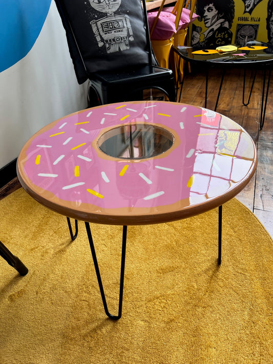 Frosted & Glazed Donut: Coffee Table: 24’’x24’’ round with 16’’ legs clear plexiglass hole - Furniture