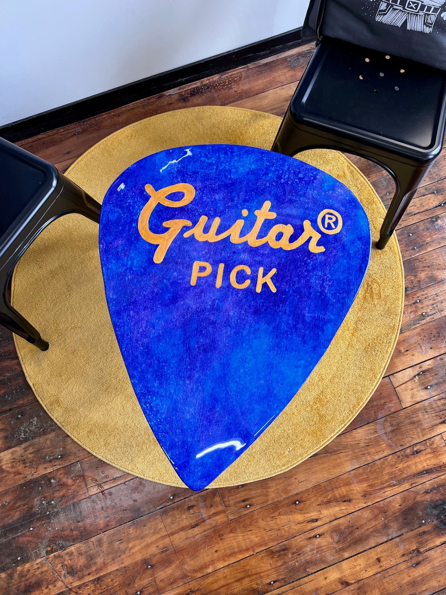 Guitar Pick: Coffee Table: 24x30’’ with 16’’ legs - Furniture