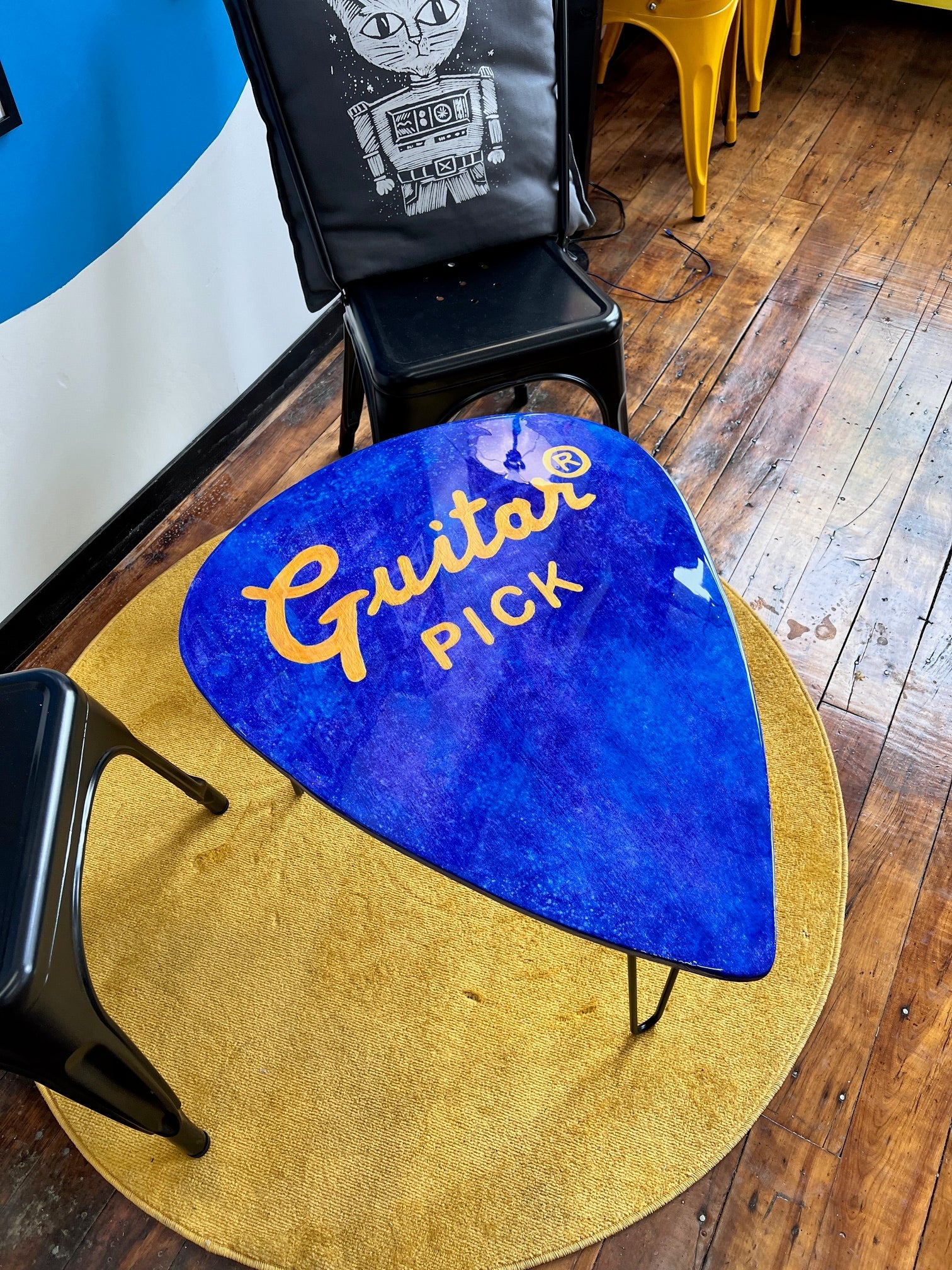 Guitar Pick: Coffee Table: 24x30’’ with 16’’ legs - Furniture