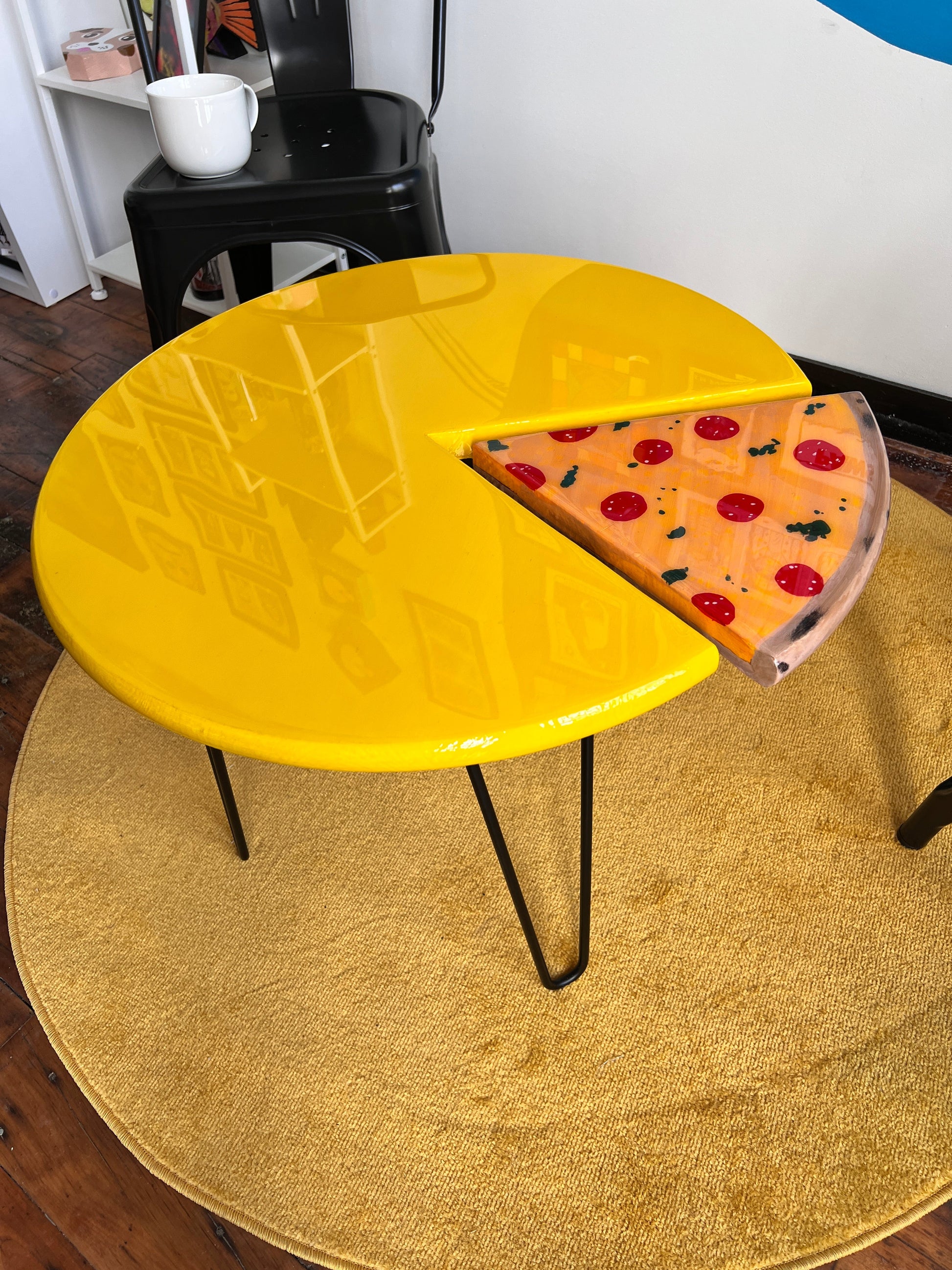 Pac-Man Pizza Party: Coffee Table: 24’’x24’’ round with 16’’ legs - Furniture