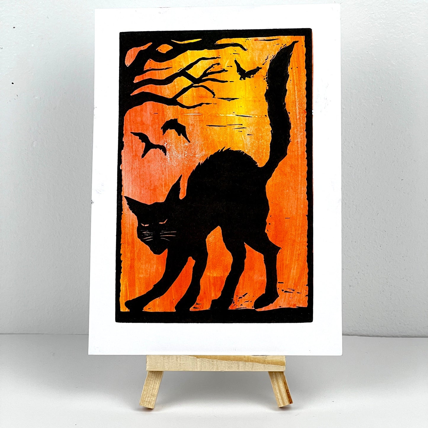 Stray Cat on the Prowl - Arts & Crafts