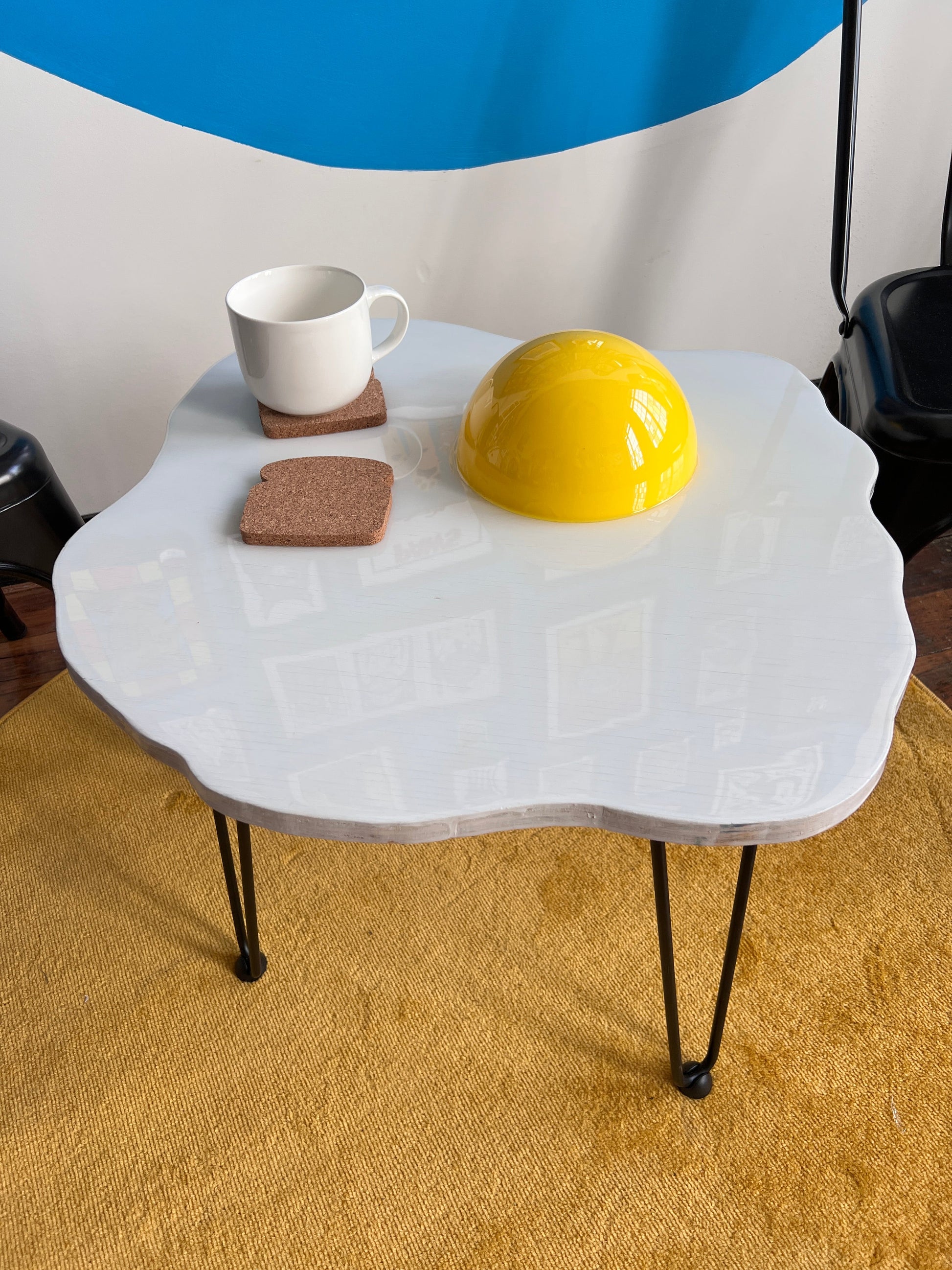 Sunny-Side-Up Egg w/ Yolk Light: Coffee Table: 24x24’’ with 16’’ legs - Furniture
