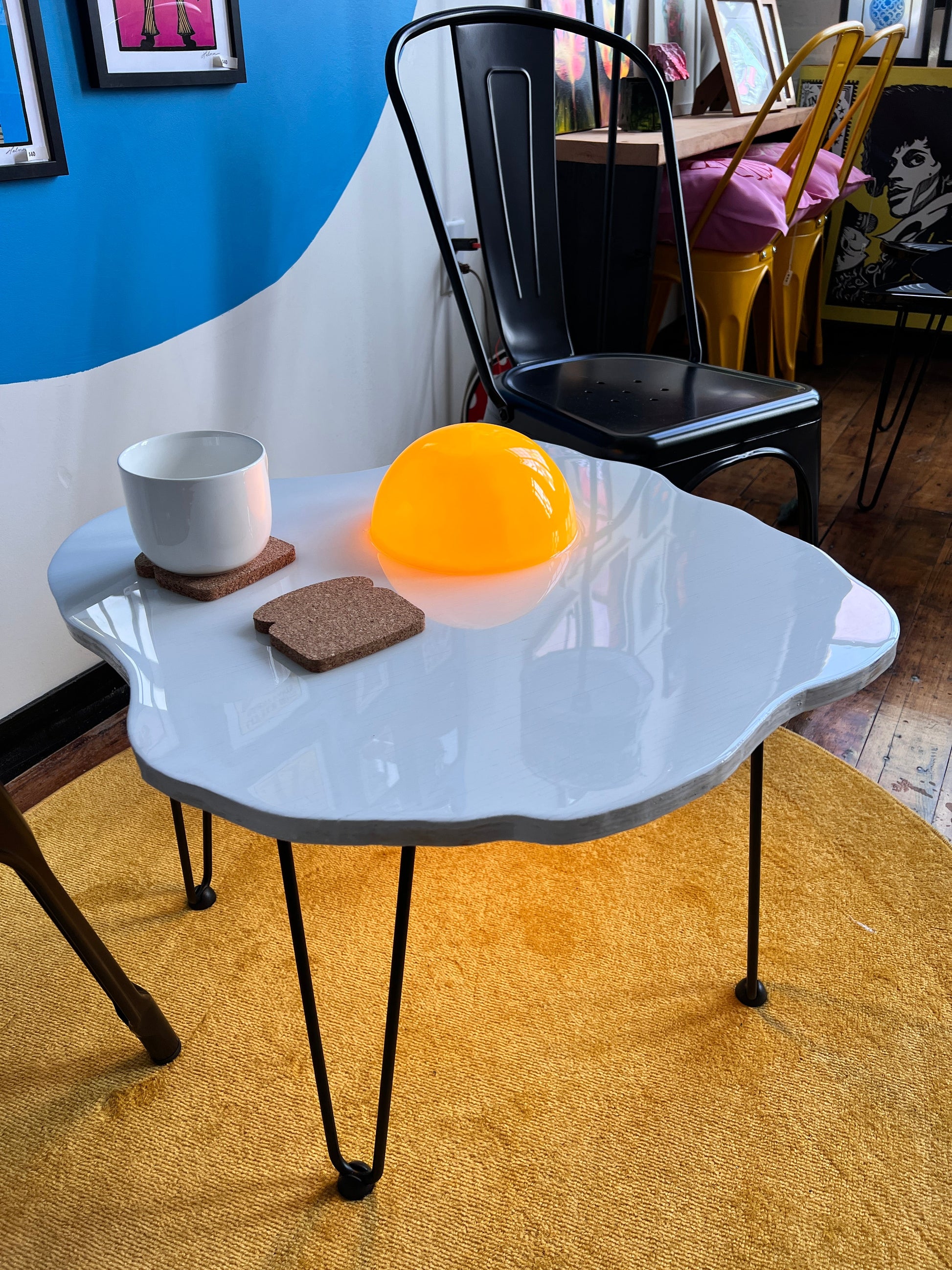 Sunny-Side-Up Egg w/ Yolk Light: Coffee Table: 24x24’’ with 16’’ legs - Furniture