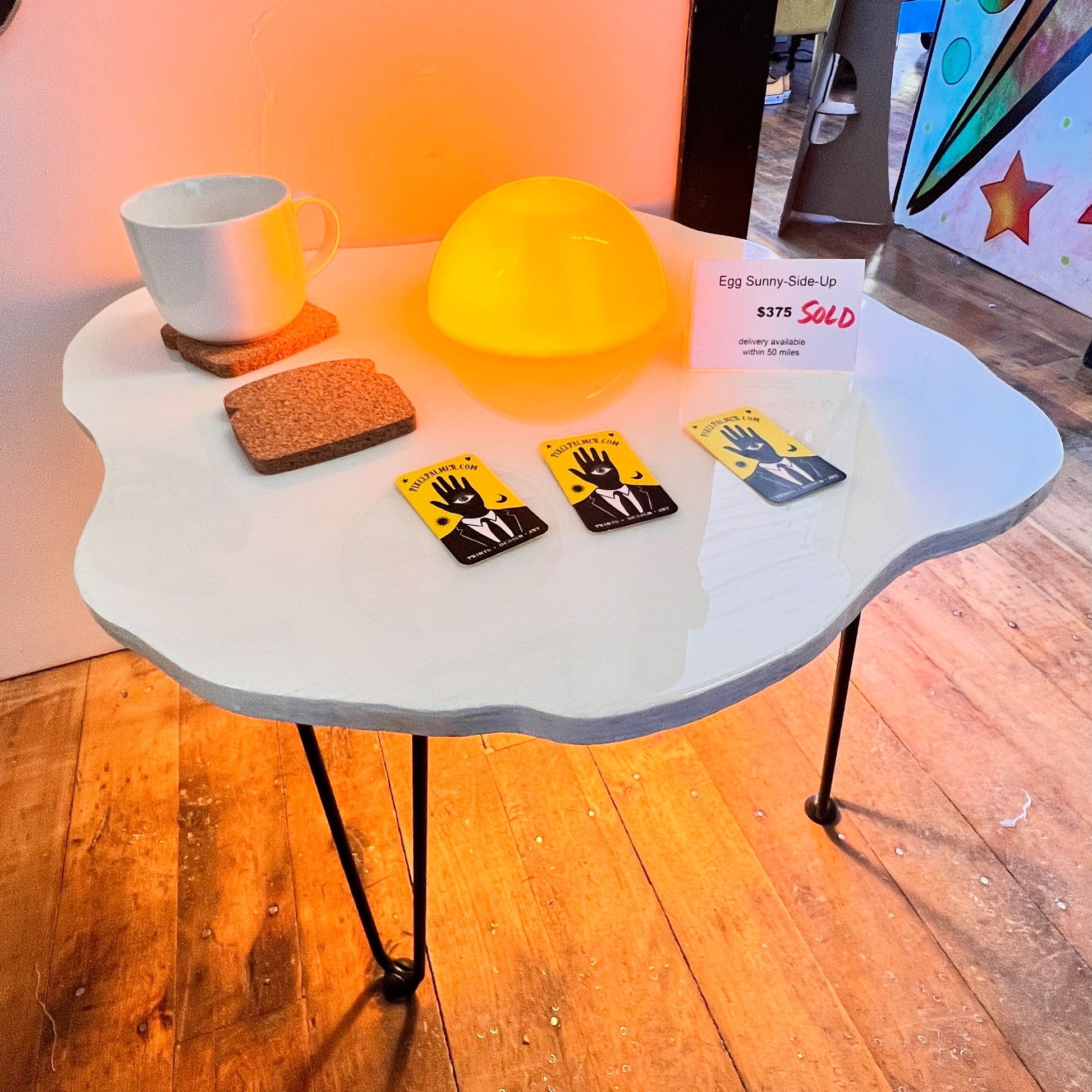 Sunny-Side-Up Egg w/ Yolk Light: Coffee Table: 24x24’’ with 16’’ legs - Furniture