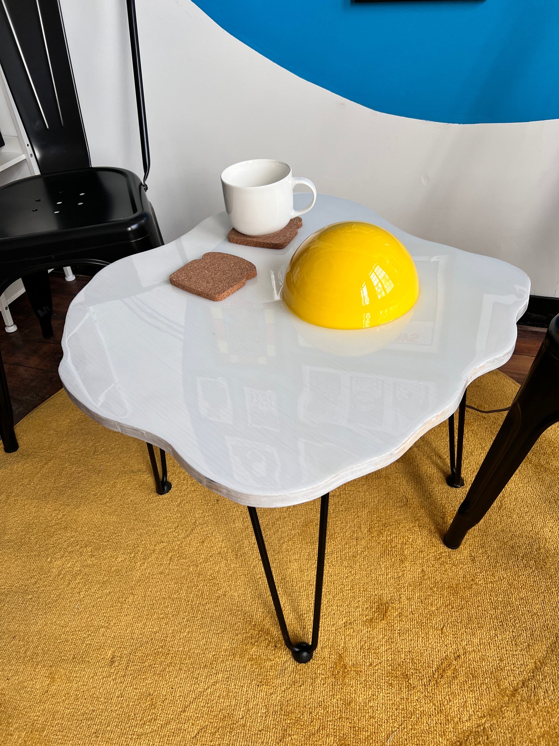 Sunny-Side-Up Egg w/ Yolk Light: Coffee Table: 24x24’’ with 16’’ legs - Furniture