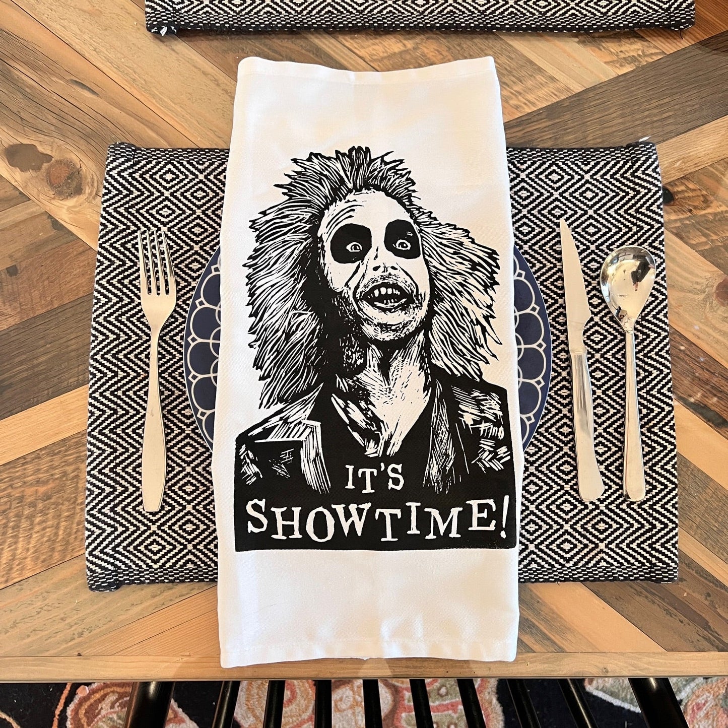 Beetlejuice ’It’s Showtime!’ Cloth Napkin Set of 4 - kitchen cooking home decor humor - Table Linen