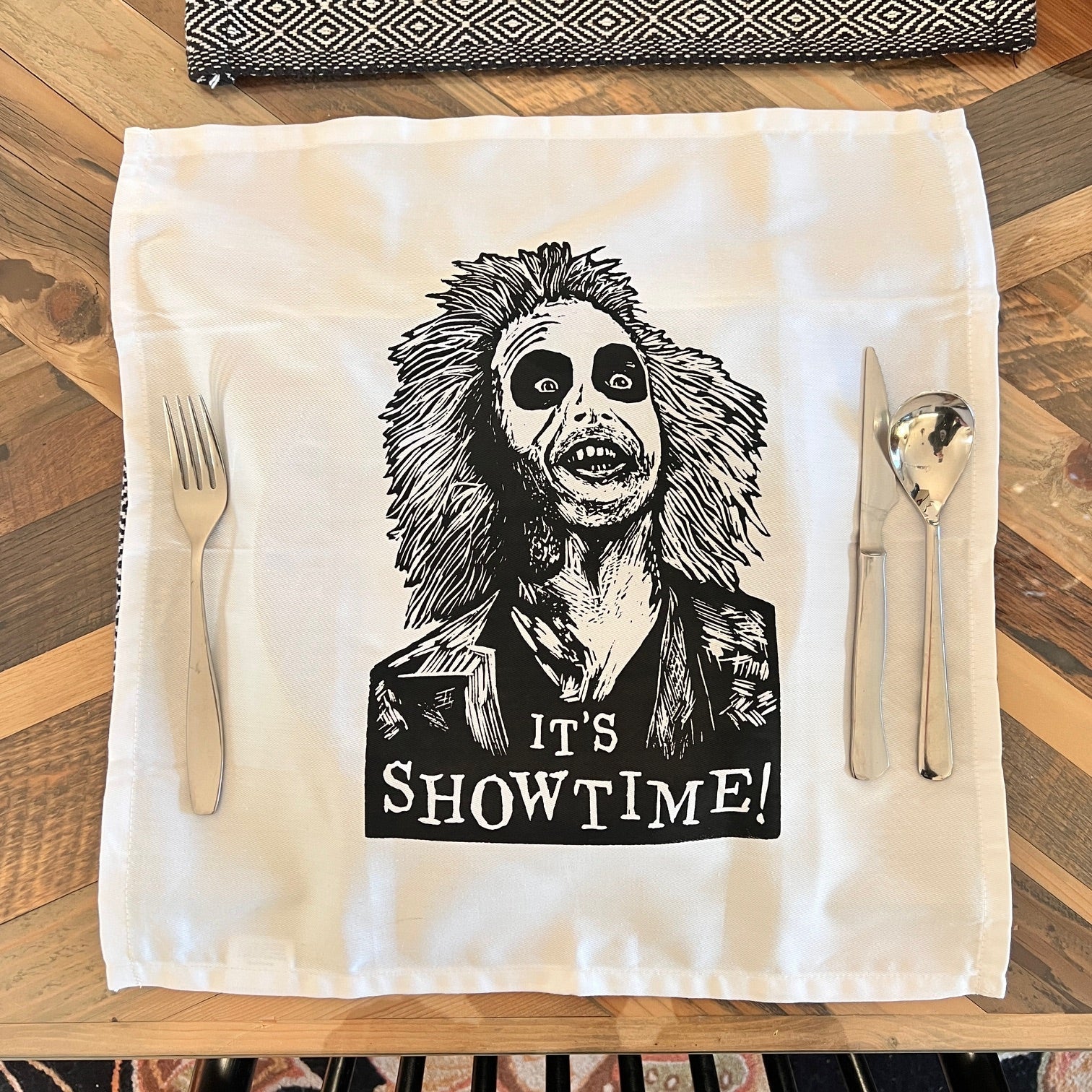 Beetlejuice ’It’s Showtime!’ Cloth Napkin Set of 4 - kitchen cooking home decor humor - Table Linen