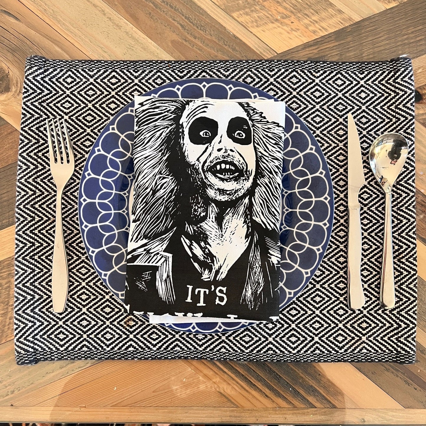 Beetlejuice ’It’s Showtime!’ Cloth Napkin Set of 4 - kitchen cooking home decor humor - Table Linen