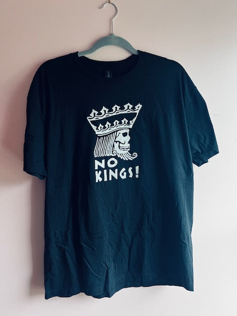 NO KINGS! Tee - White ink on Black S-4XL ’SoftFeel’ all cotton Gildan - Apparel
